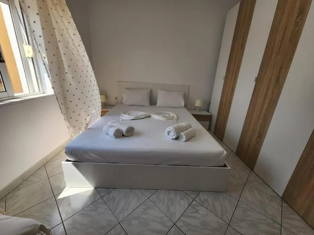 Holiday Sea View Apartment Sarandë